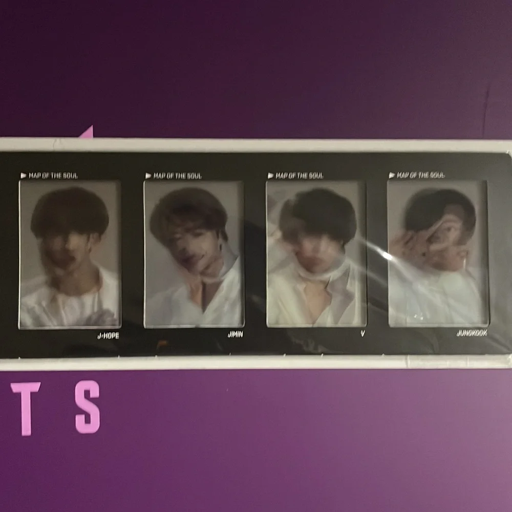 Official BTS Map of the Soul Tour Film photo - MOTS (sealed) - Picture 3 of 5